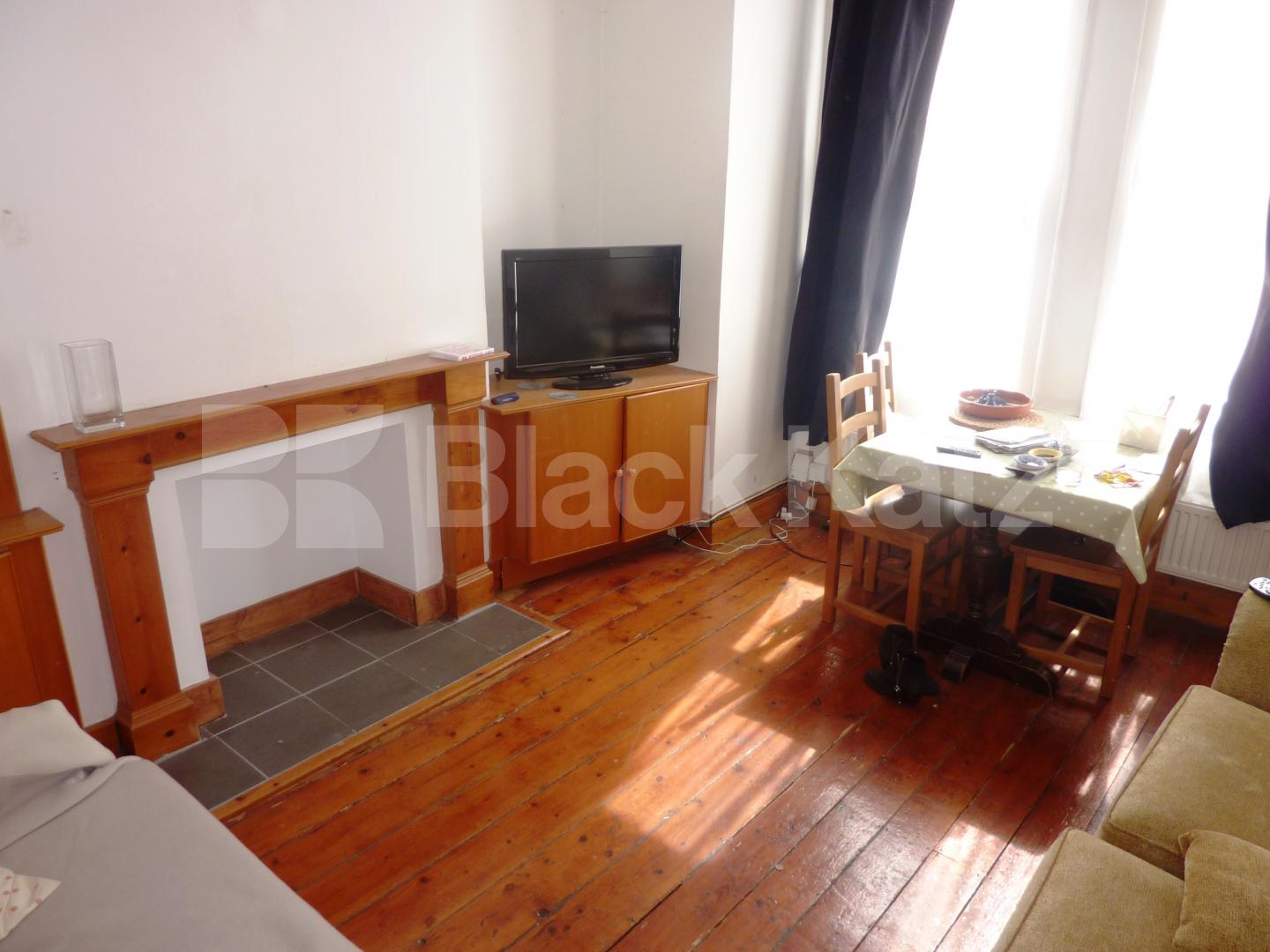 			NEW INSTRUCTION!, 2 Bedroom, 1 bath, 1 reception Flat			 Cheverton Road, WHITEHALL PARK